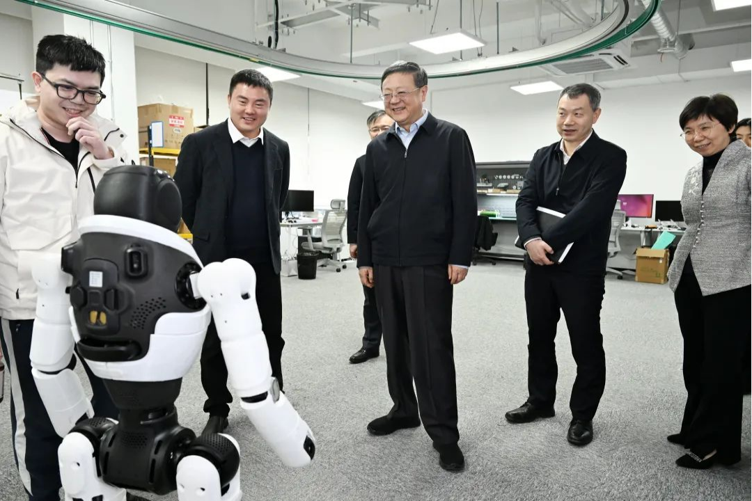 上海市委书记陈吉宁专题调研yy易游机器人