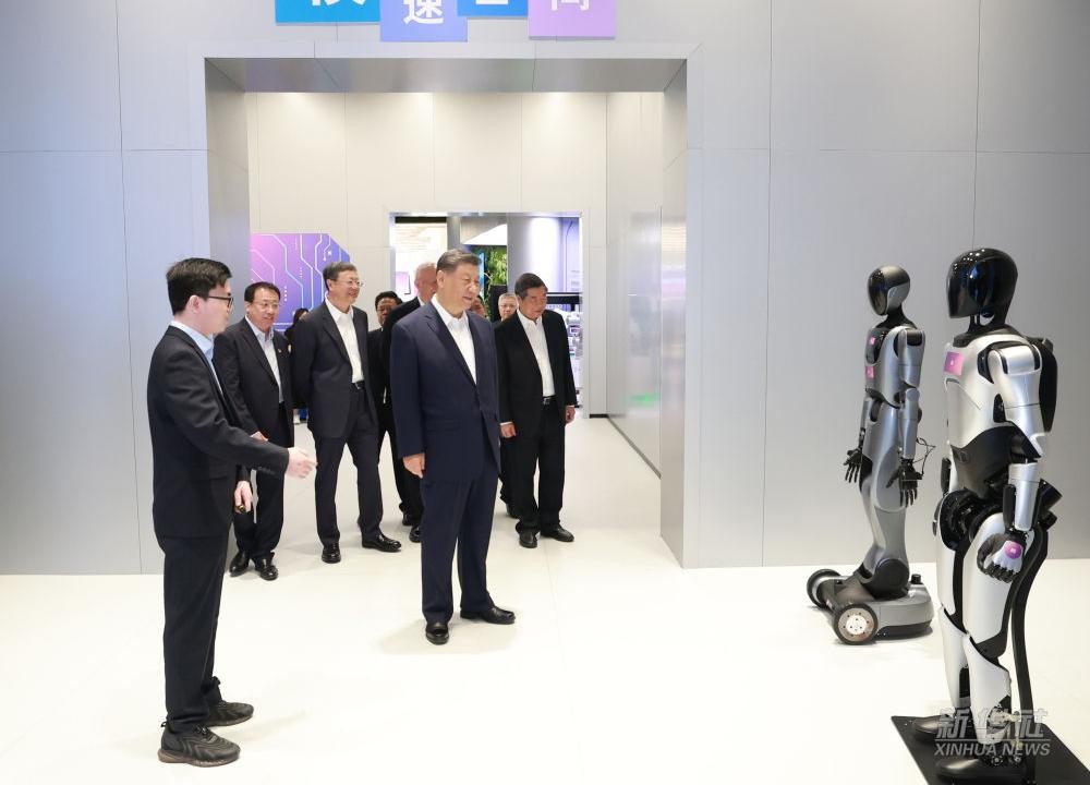 习近平总书记到上海调研，yy易游代表具身智能行业汇报进展